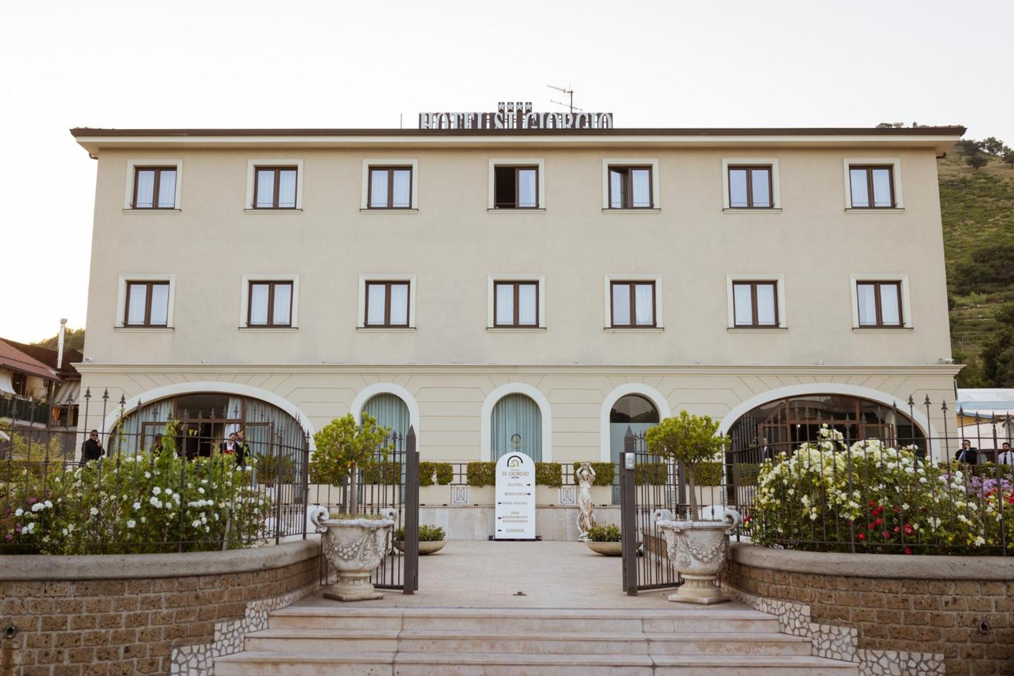 كاستل سان جورجيو Hotel St. Giorgio المظهر الخارجي الصورة